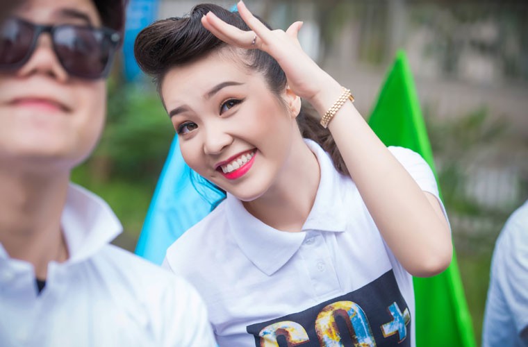 A hau Thuy Van xinh dep lam dai su gio trai dat-Hinh-13